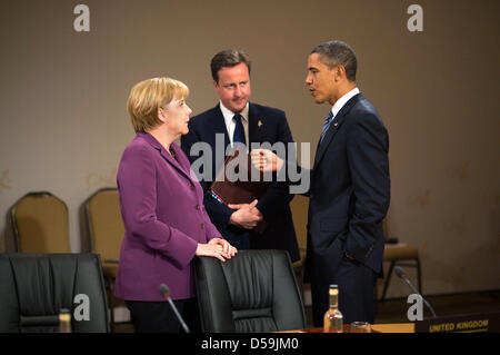 Angela Merkel Bundeskanzlerin unterhält sich zu Beginn einer session nous mit-Präsident Barack Obama (r) und britischen Premierminister David Cameron, während des G8-Gipfels à Huntsville am Freitag (25.06.2010). Foto : Bundesregierung / Bergmann Banque D'Images