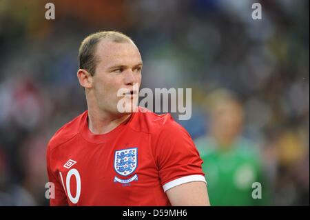 L'Angleterre de Wayne Rooney en colère pendant la Coupe du Monde de Football 2010 Série de seize match entre l'Allemagne et l'Angleterre à la Stade Free State à Bloemfontein, Afrique du Sud 27 juin 2010. Photo : Marcus Brandt dpa - veuillez vous reporter à http://dpaq.de/FIFA-WM2010-TC Banque D'Images