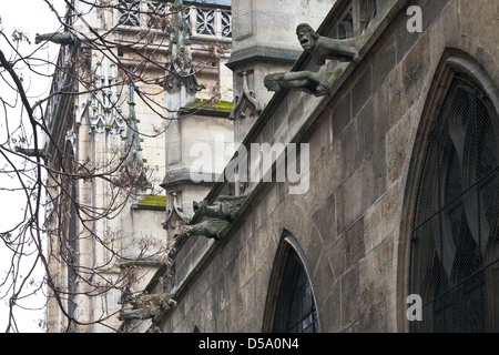 Les gargouilles de l'Église Saint-Merri à Paris Banque D'Images