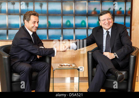 Bruxelles, Belgique. 27 mars, 2013. Président de la Commission européenne José Manuel Durao Barroso (R) reçoit l'ancien président français Nicolas Sarkozy (L). Credit : Bernal Revenir/Alamy Live News Banque D'Images
