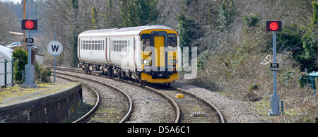 Une plus grande Anglia train approchant Woodbridge gare sur la ligne East Suffolk (Ipswich-Lowestoft) Banque D'Images