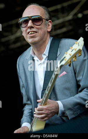 17 juillet 2012 - Mick Jones et le groupe effectue la Justice ce soir en direct à la ville Sound Festival, Milan, Italie Banque D'Images