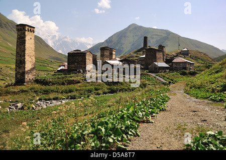 Très beau village de l'UNESCO et Usghuli dans Upper Svaneti, Georgia. Banque D'Images