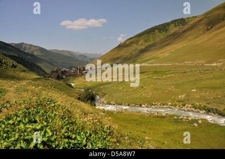 Très beau village de l'UNESCO et Usghuli dans Upper Svaneti, Georgia. Banque D'Images