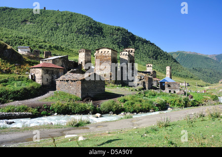 Très beau village de l'UNESCO et Usghuli dans Upper Svaneti, Georgia. Banque D'Images