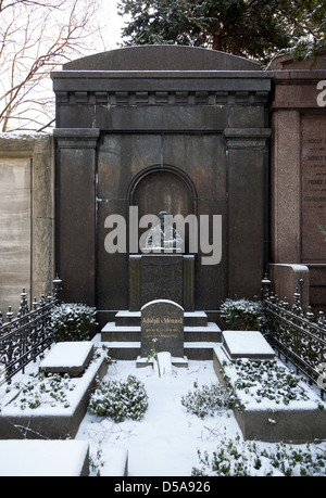 Berlin, Allemagne, tombe de l'artiste Adolph von Menzel Banque D'Images