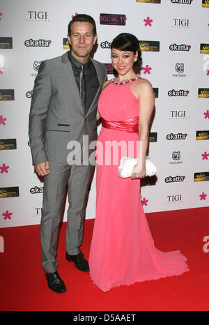 LEE LATCHFORD-EVANS & LISA SCOTT-LEE SKATTA SOCIAL TV AWARDS BAFTA LONDON ENGLAND UK 27 Mars 2013 Banque D'Images