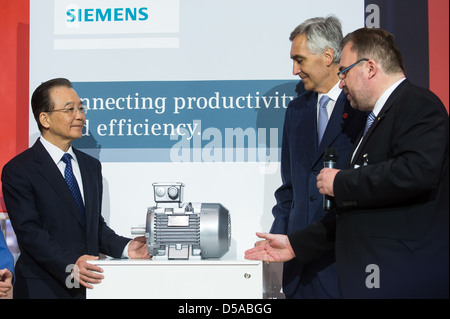 Hanovre, Allemagne, Wen Jiabao, Premier Ministre de la Chine, à la Foire de Hanovre stand de Siemens AG Banque D'Images