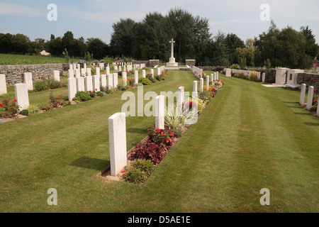 Vue générale du Cimetière des gardes de la CWGC en combles, Somme, Picardie, France. Banque D'Images