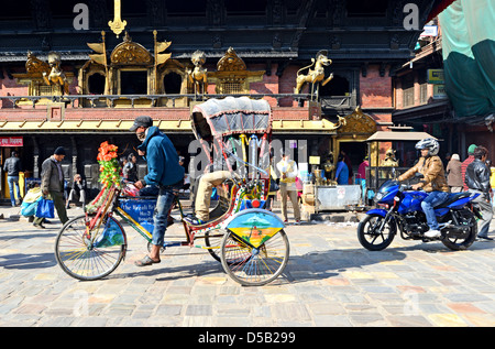 scène de rue, Temple Akash Bhairab à Indra Chowk, Katmandou Népal Banque D'Images