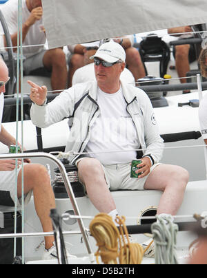 Le Roi Harald de Norvège assiste à la troisième journée de la 29e édition de la Coupe du Roi (Copa del Rey) sur l'île de Majorque, 4 août 2010. Photo : Patrick van Katwijk Banque D'Images