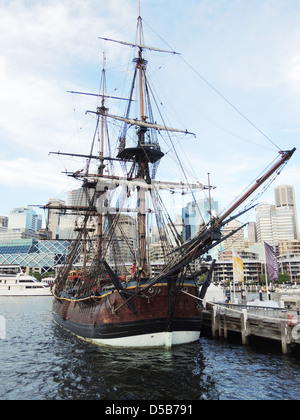 DARLING HARBOUR, Sydney, Australie. Réplique de l'Endeavour Cook à l'Australian National Maritime Museum. Photo Tony Gale Banque D'Images