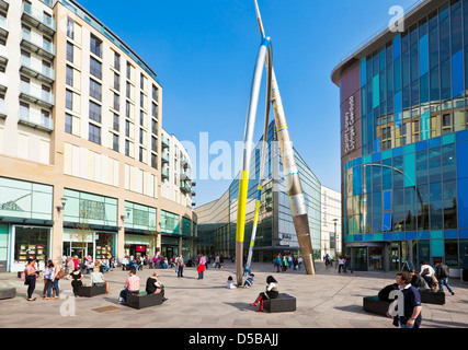 Le centre-ville de Cardiff, la zone piétonne de Hayes en face de la John Lewis Store, Glamorgan du Sud South Wales UK GB EU Europe Banque D'Images