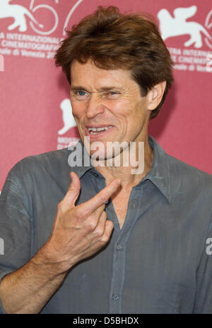 L'acteur américain Willem Dafoe assiste à la photocall d 'une femme' à la 67e assemblée annuelle du Festival du Film de Venise à Venise, Italie, 04 septembre 2010. Le festival se déroulera du 01 au 11 septembre 2010. Photo : Hubert Boesl Banque D'Images