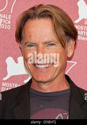 Acteur Bruce Greenwood assiste à la photocall de 'Meek's Cutoff' au cours de la 67e Festival International du Film de Venise au Palazzo del Cinema à Venise, Italie, 5 septembre 2010. Photo : Hubert Boesl Banque D'Images