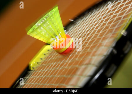 Un soi-disant 'speeder' sur la photo pendant un match de badminton à Hambourg, Allemagne, 24 août 2010. Le Speed Badminton combine les aspects les plus rapides de badminton, squash et tennis. Photo : Malte Chrétiens Banque D'Images