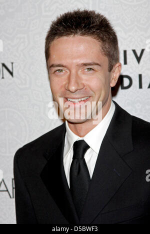 L'acteur Topher Grace arrive à la 3e Annual Art de Elysium "Heaven" Gala de charité à Beverly Hills, Los Angeles, Californie, USA, 16 janvier 2010. L'Art de l'Elysium est une organisation à but non lucratif travaillant avec les acteurs, artistes et musiciens pour aider les enfants qui sont aux prises avec des conditions médicales graves. Photo : Hubert Boesl Banque D'Images