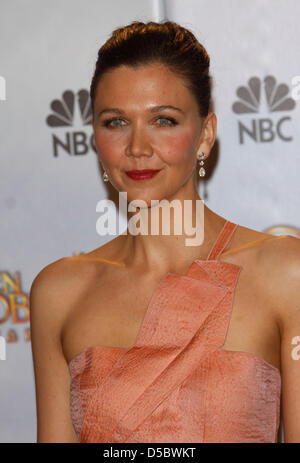 L'actrice américaine Maggie Gyllenhaal pose dans la salle de presse à la 67e Golden Globe Awards à Los Angeles, USA, 17 janvier 2010. Les Globes de souligner l'excellence dans le cinéma et la télévision. Photo : Hubert Boesl Banque D'Images