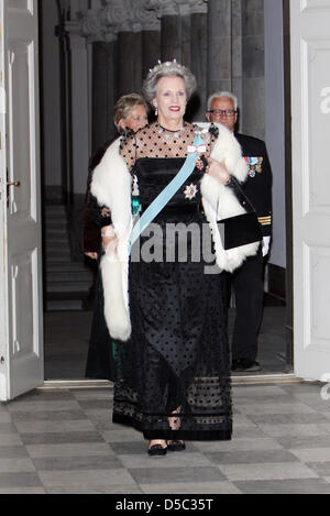 La Princesse Benedikte du Danemark arrive pour un dîner pour les membres du parlement danois et des membres du Parlement européen organisé par la reine du Danemark au Palais de Christiansborg à Copenhague, Danemark, 27 janvier 2010. Photo : Patrick van Katwijk Banque D'Images