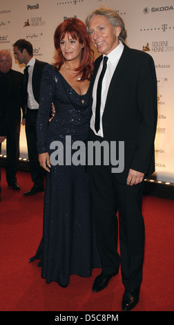 Andrea Berg et Uli Ferber à l'award show 'Goldene Henne' à Stage-Theater à Potsdamer Platz. Berlin, Allemagne - le 28.09.2011. Banque D'Images