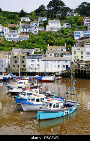 Bateaux de pêche au port de Polperro Cornwall england uk Banque D'Images