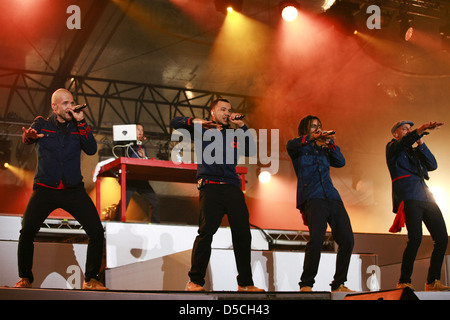 Culcha Candela au son de coke jusqu'Festival à Brandenburger Tor (Porte de Brandebourg). Berlin, Allemagne - 02.10.2011 Banque D'Images