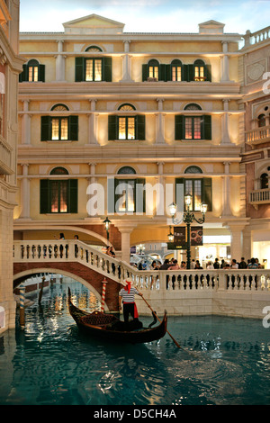 Réplique de Venise, au canal San Luca dans le Venetian luxury hotel and casino à Macao Banque D'Images