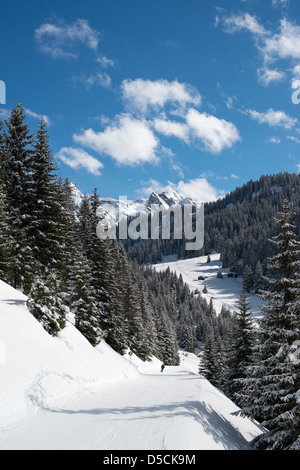 Station de ski dans les Alpes dans une vallée de Montafon Banque D'Images