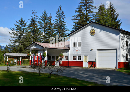 Gustave-adolphe Dray, un magasin et station service à Gustavus, Alaska. Banque D'Images