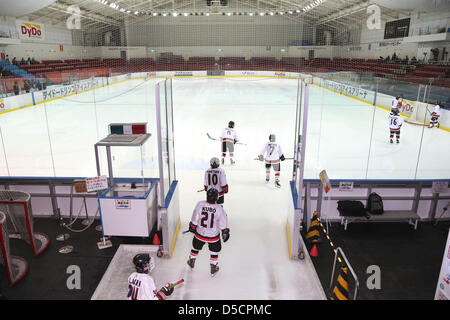 Le hockey sur glace féminin de l'équipe nationale (JPN), le 28 mars 2013 - Hockey sur Glace Hockey sur glace : match d'entraînement entre le Japon Tokyo 0-2 Sélection secondaire à boisson DyDo Ice Arena, Tokyo, Japon. (Photo de Daiju Kitamura/AFLO SPORT) Banque D'Images