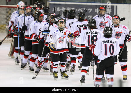 Le hockey sur glace féminin de l'équipe nationale (JPN), le 28 mars 2013 - Hockey sur Glace Hockey sur glace : match d'entraînement entre le Japon Tokyo 0-2 Sélection secondaire à boisson DyDo Ice Arena, Tokyo, Japon. (Photo de Daiju Kitamura/AFLO SPORT) Banque D'Images