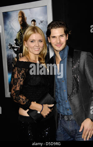 Hollywood, Etats-Unis. 28 mars 2013. Elena et Samadanova Gleb Savchenko lors de la première de la nouvelle animation de Paramount Pictures G.I. JOE : Représailles, tenue au Grauman's Chinese Theatre, le 28 mars 2013, à Los Angeles.(Image Crédit : Crédit : Michael Germana/Globe Photos/ZUMAPRESS.com/Alamy Live News) Banque D'Images