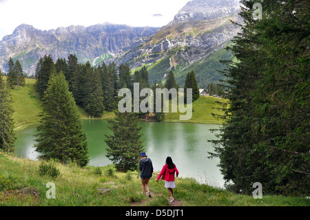 Balade dans les lacs suisses et les Alpes Banque D'Images