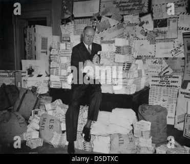 Ministre des postes James A. Farley durant la Semaine nationale de l'Air Mail, 1938 Banque D'Images