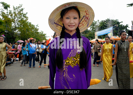 Cire de bougie et Khao Phansa (festival) le 03/08/2012 à Ubon Ratchathani en Thaïlande du nord-est Banque D'Images