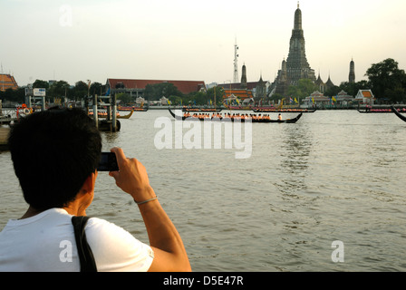 La Marine royale thaïlandaise en répétition pour les rois anniversaire en décembre prises à Bangkok Thaïlande le 20/10/2012 Banque D'Images