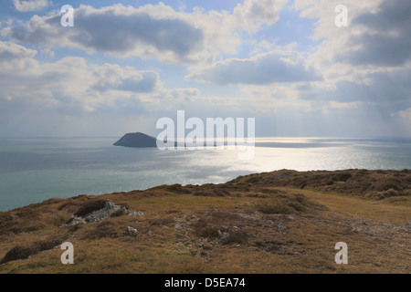 Ciel dramatique et mer à Ynys Enlli - Bardsey Island sur la côte sur la péninsule de Llŷn, au nord du Pays de Galles Banque D'Images