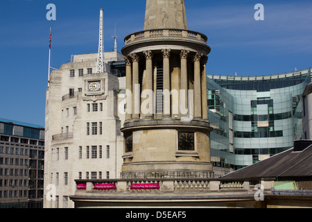 All Souls Church et BBC Broadcasting House, le Langham Place, Londres Banque D'Images