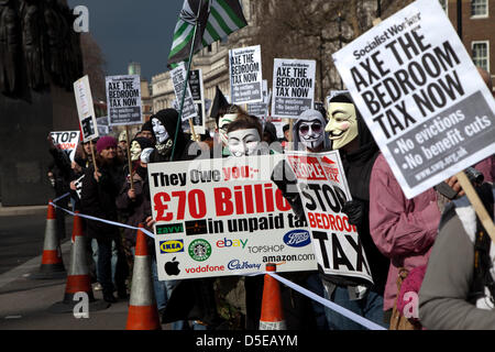 Londres, Royaume-Uni. Samedi 30 mars 2013. Une marche a eu lieu en face de Trafalgar Square à Downing Street pour protester contre le projet de taxe de chambre à coucher. Credit : Nelson Pereira /Alamy Live News Banque D'Images