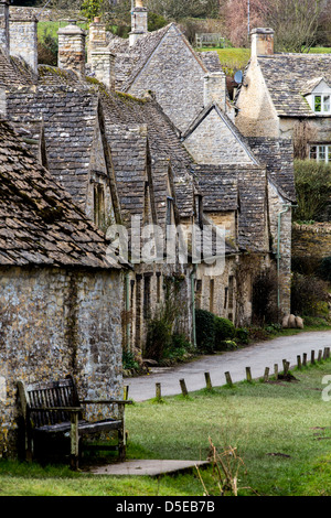 Sélection de photos montrant la pierre de Cotswold Utilisé dans les bâtiments dans le célèbre village de la région des Cotswolds appelé Bibury.Tourist Hotspot. Banque D'Images