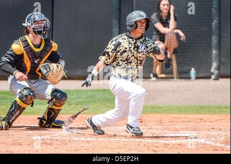 30 mars 2013 : le centre de la Floride de lhp/JoMarcos Woods (6) au cours de C-USA NCAA Baseball jeu 3 action entre le Departement de l'Aigle royal et de l'UCF Knights. Departement UCF défait 4-3 au Jay Bergman Domaine d'Orlando, Floride Banque D'Images