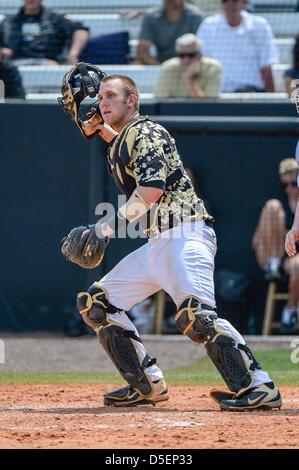 30 mars 2013 : le centre de la Floride c/si Chris Taladay (20) au cours de C-USA NCAA Baseball jeu 3 action entre le Departement de l'Aigle royal et de l'UCF Knights. Departement UCF défait 4-3 au Jay Bergman Domaine d'Orlando, Floride Banque D'Images