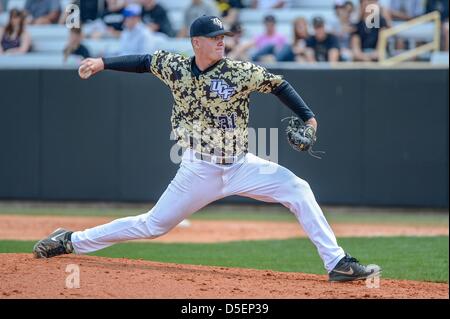 30 mars 2013 : le centre de la Floride Zac rhp Favre (31) au cours de C-USA NCAA Baseball jeu 3 action entre le Departement de l'Aigle royal et de l'UCF Knights. Departement UCF défait 4-3 au Jay Bergman Domaine d'Orlando, Floride Banque D'Images