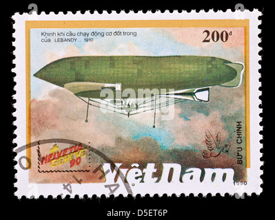Timbre-poste du Vietnam représentant l'Lebandy airship, 1910 Banque D'Images