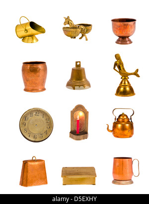 Isolé sur fond blanc retro objets en laiton Assorted Collection Banque D'Images