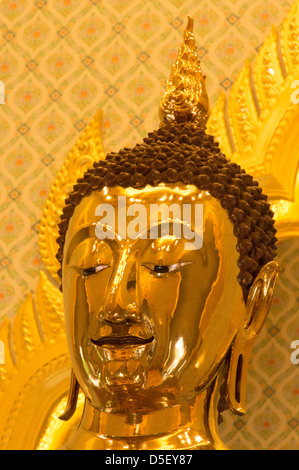 La statue de Bouddha en or massif Wat Traimit, Bangkok, Thaïlande Banque D'Images