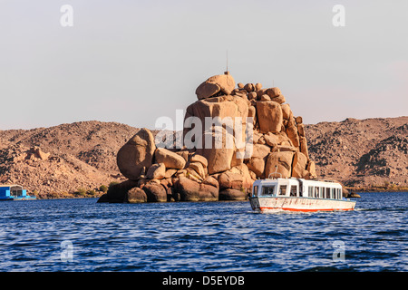 Île dans le lac nasser à assouan, haute-Égypte Banque D'Images