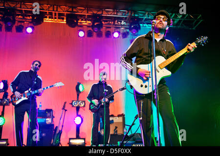 Birmingham, UK. 30 mars, 2013. Groupe de rock alternatif américain les anguilles à la Birmingham O2 le dernier jour de leur tournée britannique. Chanteur et guitariste Mark E Everett. Banque D'Images