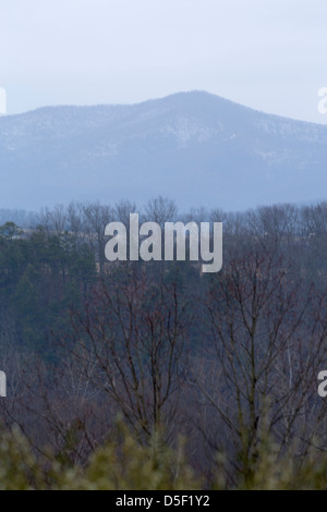 Blue Ridge Mountains dans le Parc National Shenandoah, en Virginie. Voir tôt le matin. Banque D'Images