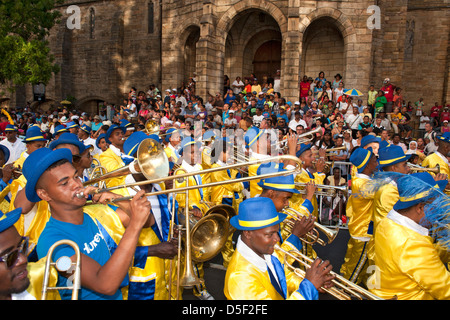 La Cape Minstrels Kaapse Klopse / parade qui a lieu chaque année le 2 janvier à Cape Town, Afrique du Sud. Banque D'Images